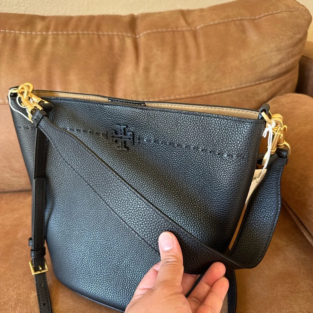 Tory Burch McGraw Bucket Bag - Picture 5 of 14